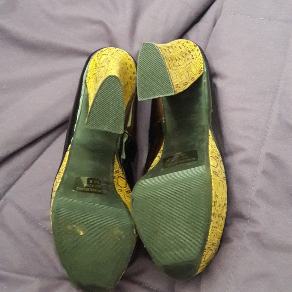 Shoes - Picture 3 of 3
